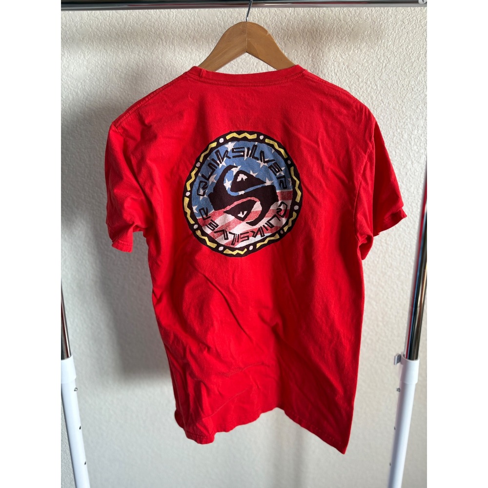Quiksilver Mens Large Red Graphic T-Shirt Americana Surf Logo Regular Fit Cotton